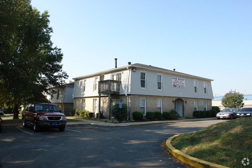 2400 Woodhill Dr, Lexington, KY for sale - Building Photo - Image 2 of 24