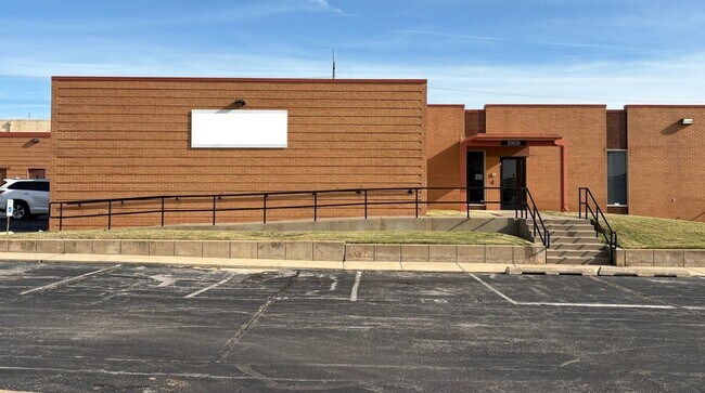 Plus de détails pour 3905-3909 NW 36th St, Oklahoma City, OK - Industriel à louer