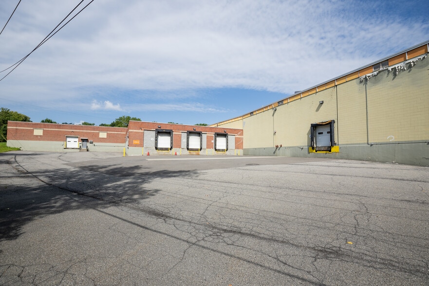 12 Elmwood Rd, Menands, NY for lease - Building Photo - Image 3 of 26