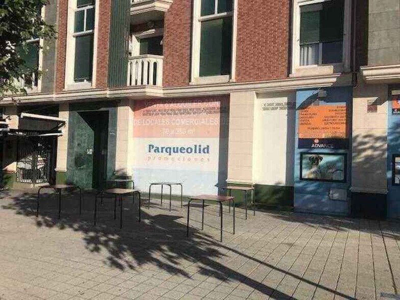 Commerce de détail dans Cistérniga à vendre - Photo du bâtiment - Image 2 de 6