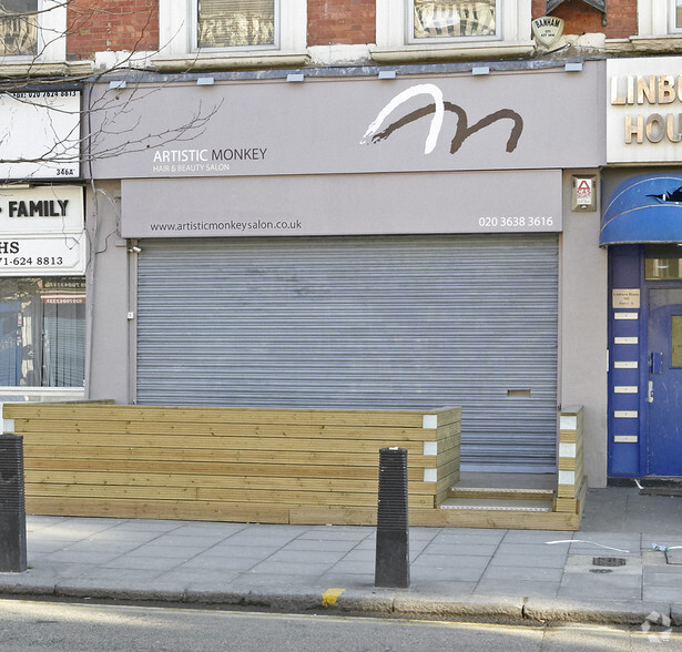 344 Kilburn High Rd, London à vendre - Photo du bâtiment - Image 3 de 3