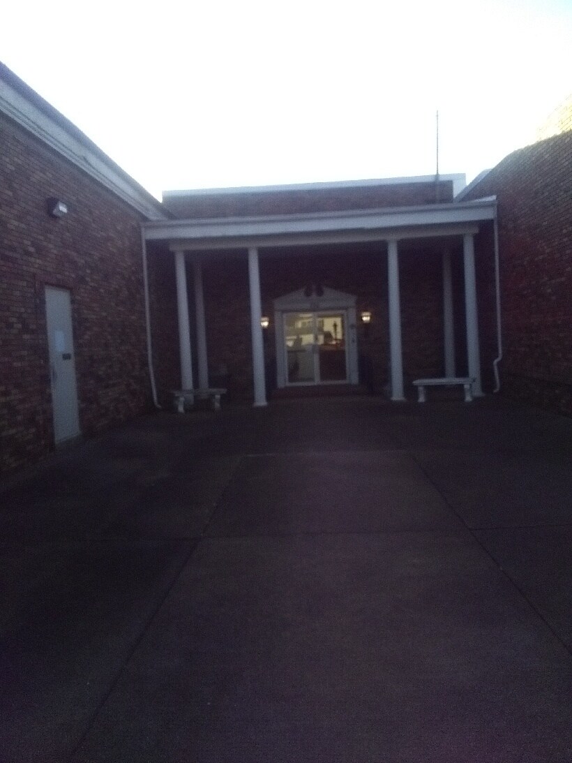 714 Kaderly St NW, New Philadelphia, OH for lease Primary Photo- Image 1 of 4