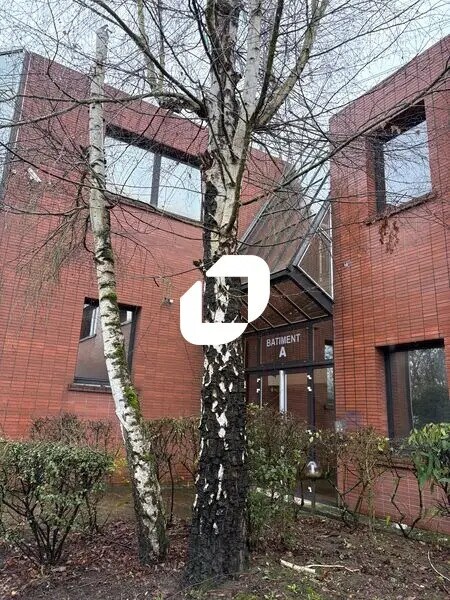 Office in Igny for lease Building Photo- Image 1 of 16