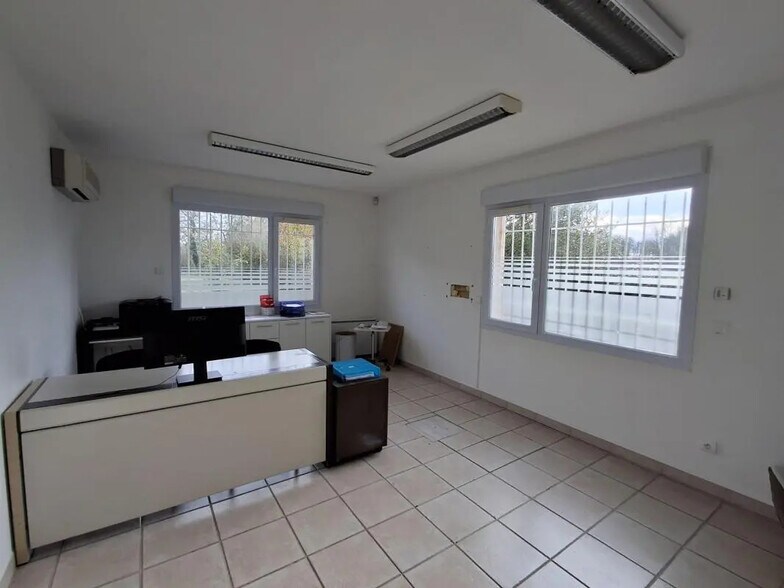 Flex in Marlieux for sale - Building Photo - Image 2 of 7