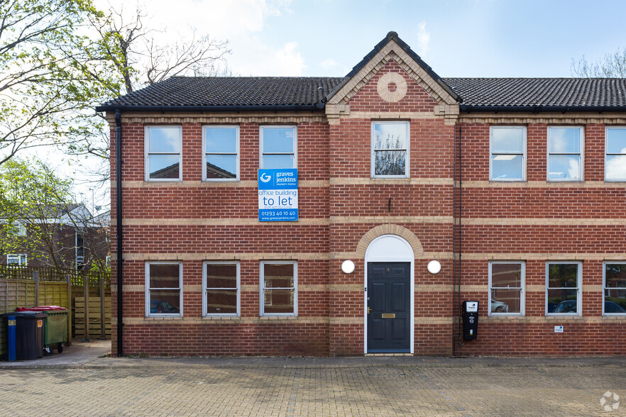 Gleneagles Court, Crawley for sale - Building Photo - Image 2 of 8