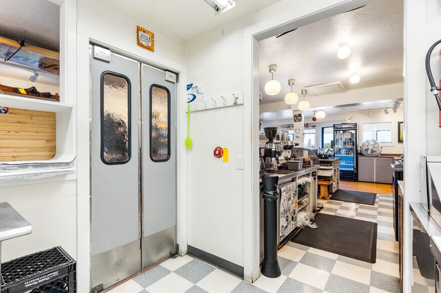 4113 Main St, Fish Creek, WI à vendre - Photo du bâtiment - Image 2 de 128