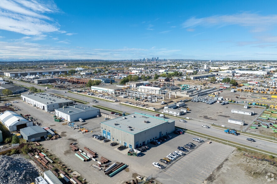 4839 90th Ave SE, Calgary, AB à vendre - Aérien - Image 2 de 5
