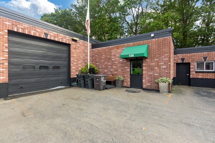 106 River St, Dedham, MA à vendre - Photo du bâtiment - Image 1 de 17