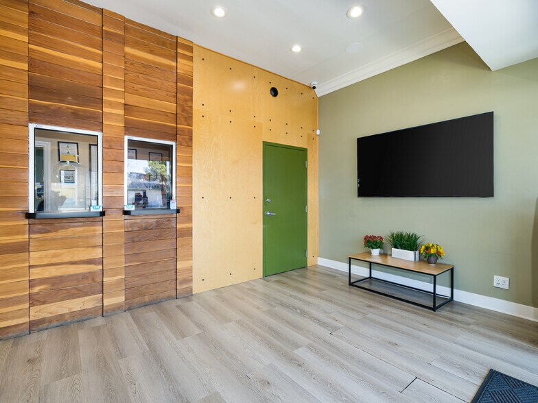 8328-8332 Lincoln Blvd, Los Angeles, CA à vendre - Photo du bâtiment - Image 3 de 24