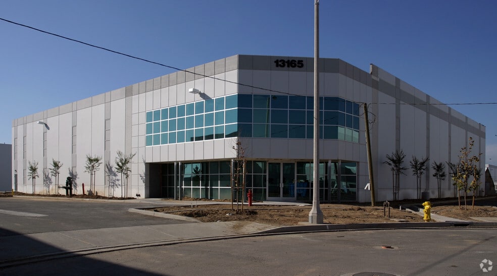 13165 Sandoval, Santa Fe Springs, CA for lease - Building Photo - Image 2 of 5