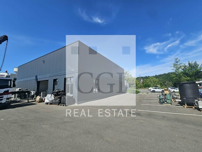 Flex in Neuville-sur-Saône for lease - Building Photo - Image 1 of 10