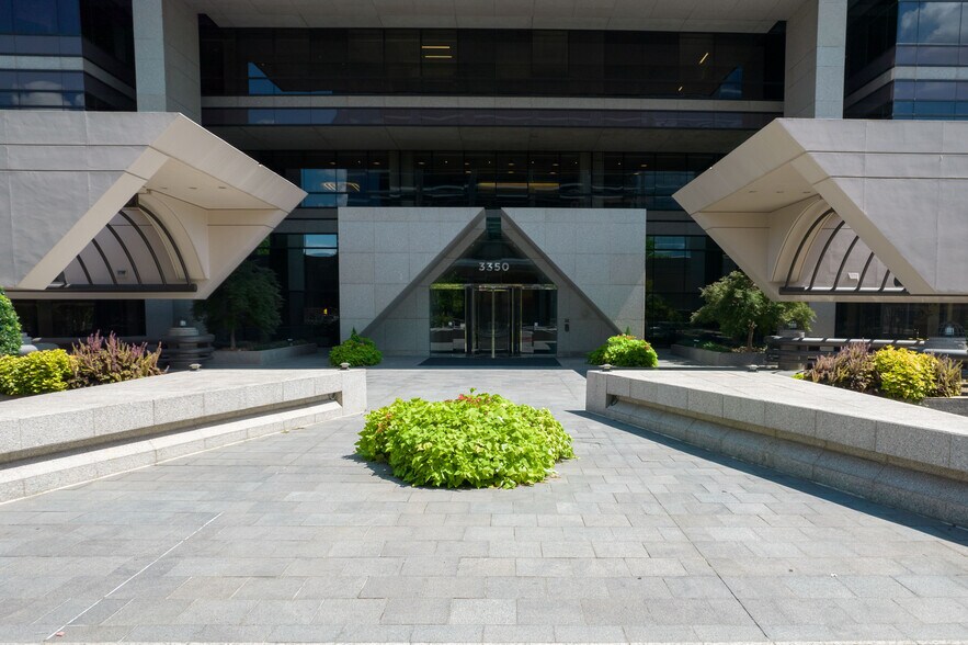 3350 Riverwood Pkwy SE, Atlanta, GA à louer - Photo du bâtiment - Image 3 de 10