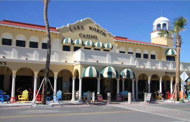 Plus de détails pour 10 S Ocean Blvd, Lake Worth Beach, FL - Commerce de détail à louer