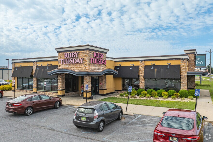 945 N Dupont Blvd, Milford, DE à louer - Photo du bâtiment - Image 2 de 3