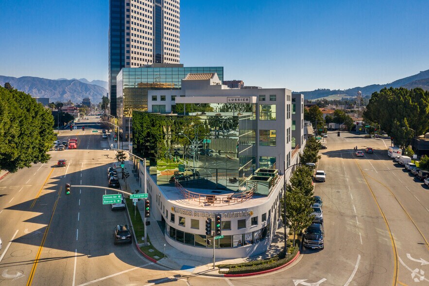 4100 W Alameda Ave, Burbank, CA à louer - Photo du bâtiment - Image 3 de 6