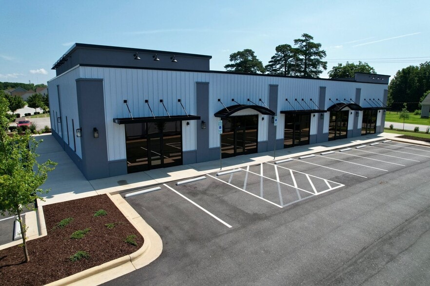 982 Adams Point Dr, Garner, NC for lease - Building Photo - Image 3 of 12
