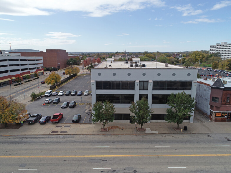 607 Main St, Peoria, IL à vendre - Photo du bâtiment - Image 1 de 1