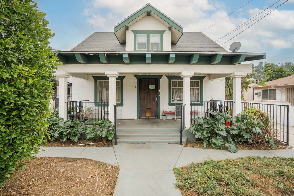 1334-1336 Yosemite Dr, Los Angeles, CA à vendre Photo du bâtiment- Image 1 de 39