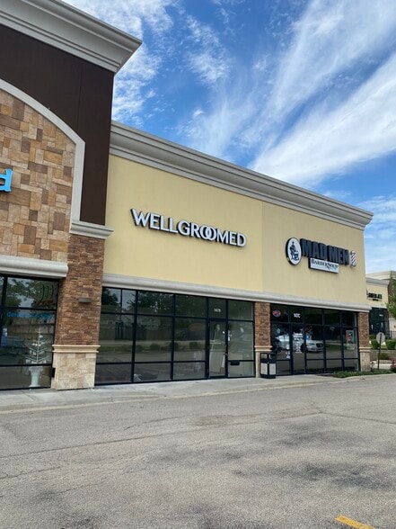 1401-1455 W Schaumburg Rd, Schaumburg, IL for lease - Building Photo - Image 2 of 6