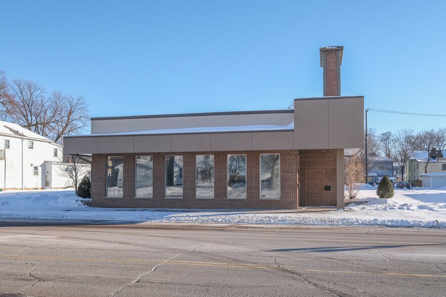 915 S Front St, Mankato, MN à vendre - Photo du bâtiment - Image 3 de 13