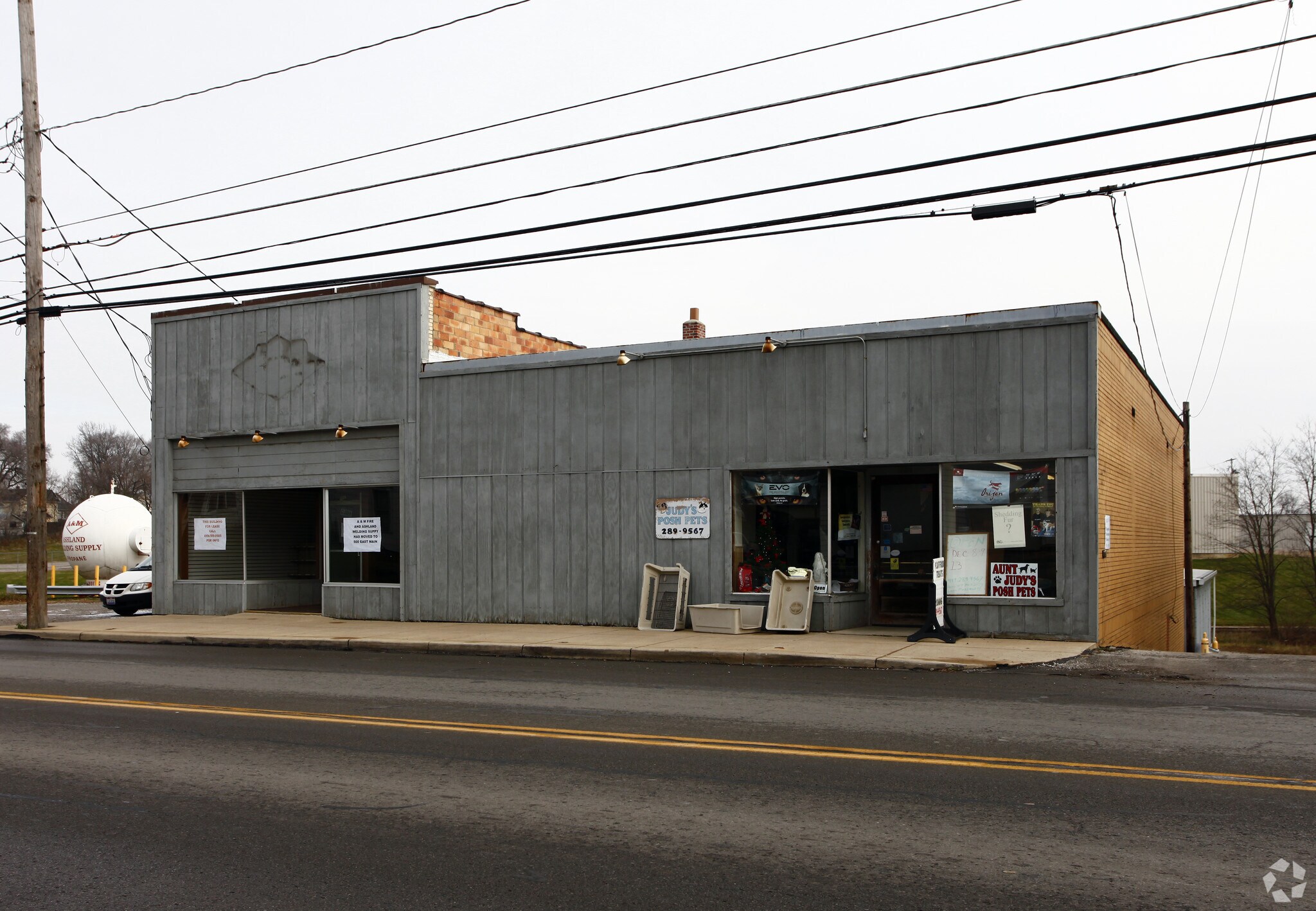 Portefeuille de 3 propriétés à vendre sur LoopNet.ca Photo principale- Image 1 de 3