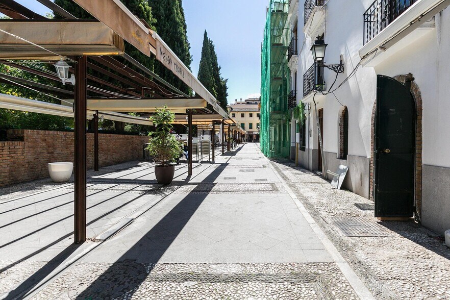 Plaza Campo del Príncipe, 19, Granada, Granada à vendre - Photo du bâtiment - Image 2 de 19