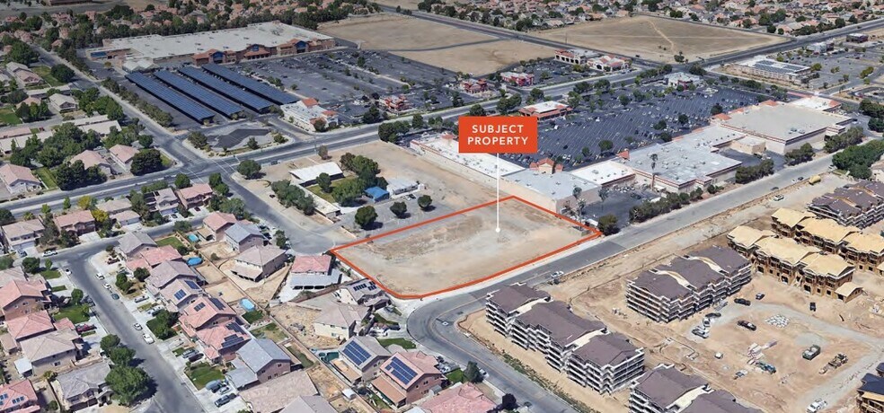 1702 E Avenue J, Lancaster, CA à vendre - Photo du bâtiment - Image 1 de 1