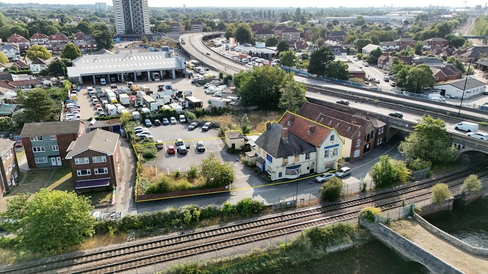 61 Test Lane, Southampton for lease - Building Photo - Image 1 of 6