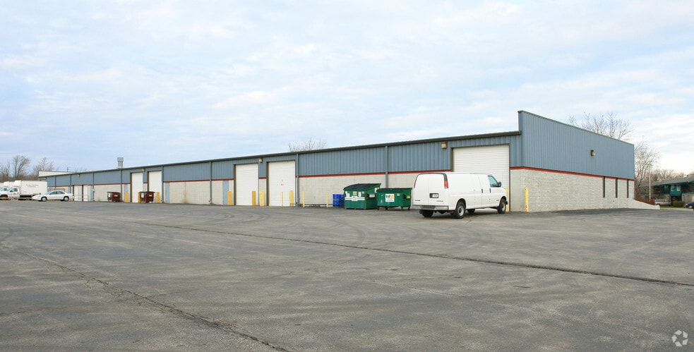W182S8335 Racine Ave, Muskego, WI for lease - Building Photo - Image 3 of 4