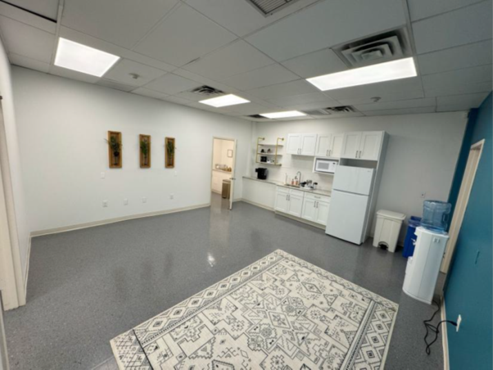 46 Deforest Ave, East Hanover, NJ à louer - Photo intérieure - Image 2 de 8