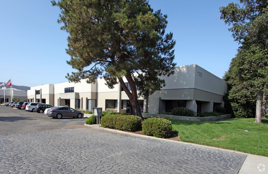 1195 Linda Vista Dr, San Marcos, CA à louer - Photo du bâtiment - Image 3 de 20