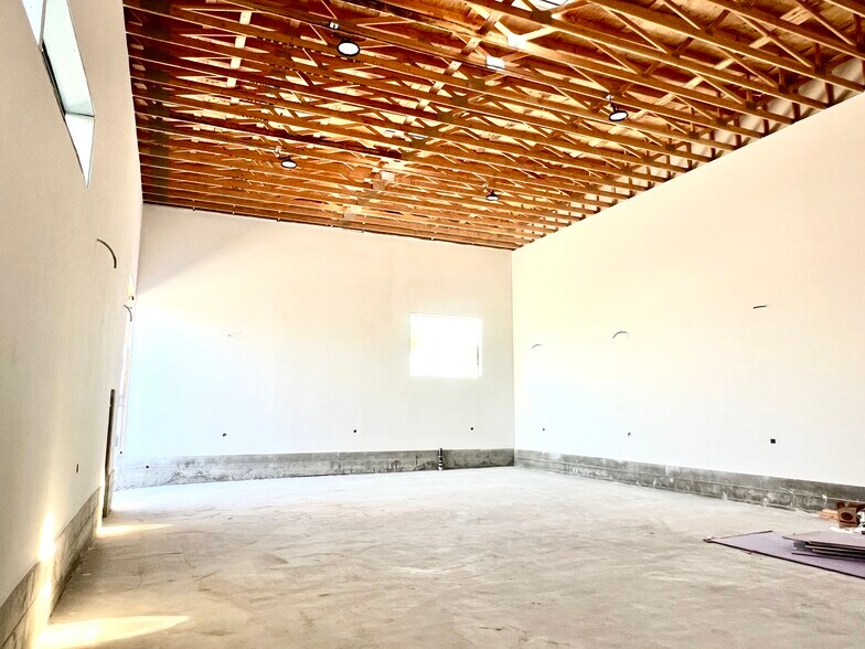 1315 Cota Ave, Long Beach, CA à louer - Photo intérieure - Image 1 de 13