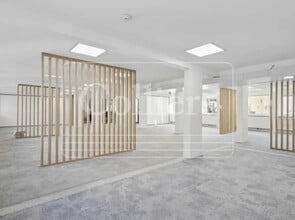 137 Rue De L'Universite, Paris à louer Photo du bâtiment- Image 2 de 7