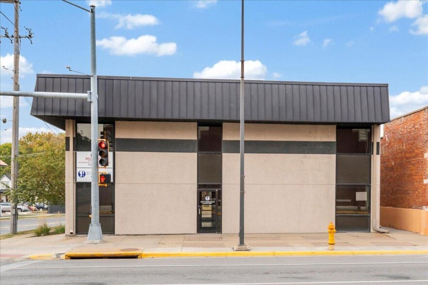 100 E Broadway St, Council Bluffs, IA for sale - Building Photo - Image 2 of 43