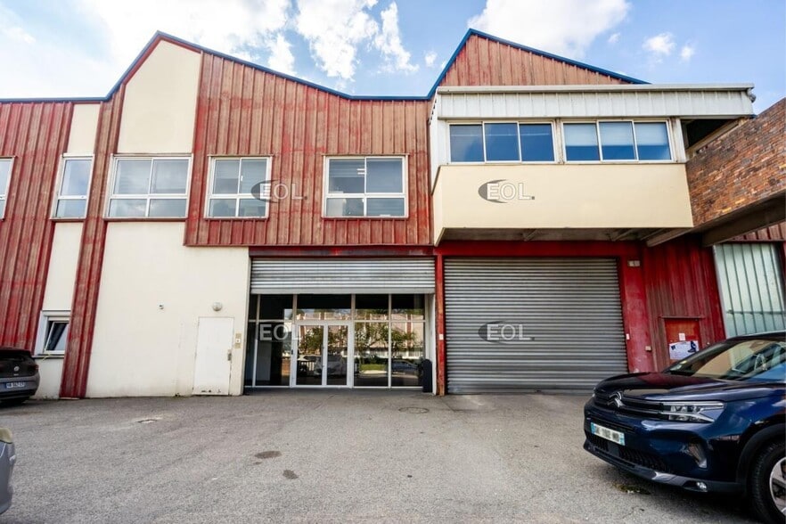 Flex in Noisiel for lease - Building Photo - Image 2 of 5