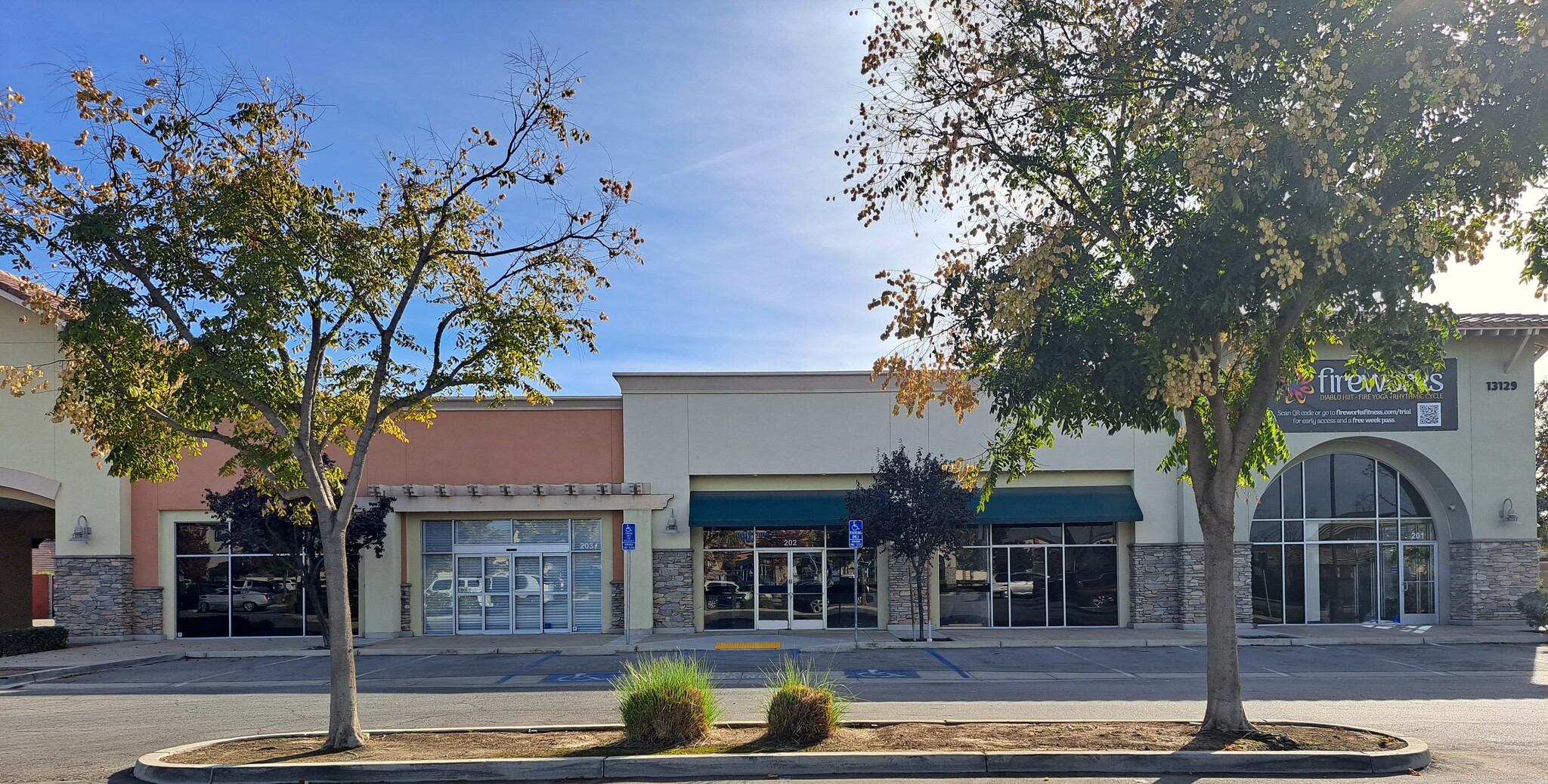 13129 Rosedale Hwy, Bakersfield, CA for lease Building Photo- Image 1 of 11