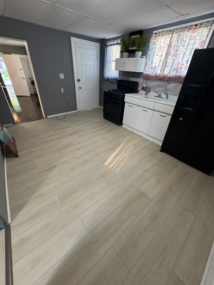 509 Delaware St, Syracuse, NY for sale - Building Photo - Image 2 of 12