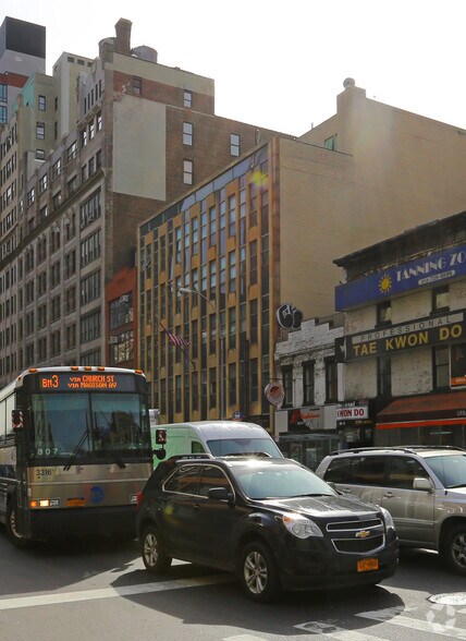 204-208 E 23rd St, New York, NY for lease - Primary Photo - Image 1 of 11