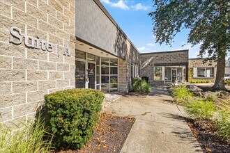 55-57 Hatchetts Hill Rd, Old Lyme, CT for lease Building Photo- Image 2 of 24