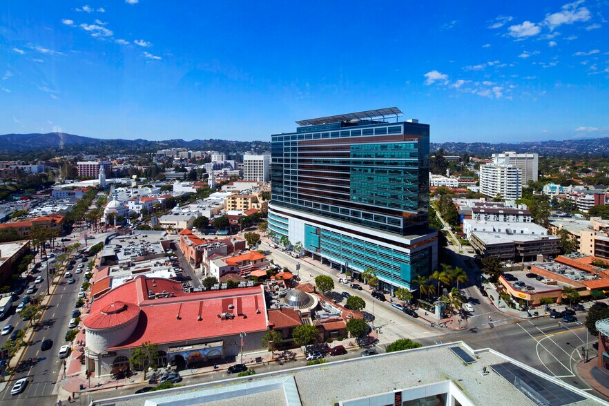 1100 Glendon Ave, Los Angeles, CA à louer - Photo du bâtiment - Image 2 de 4