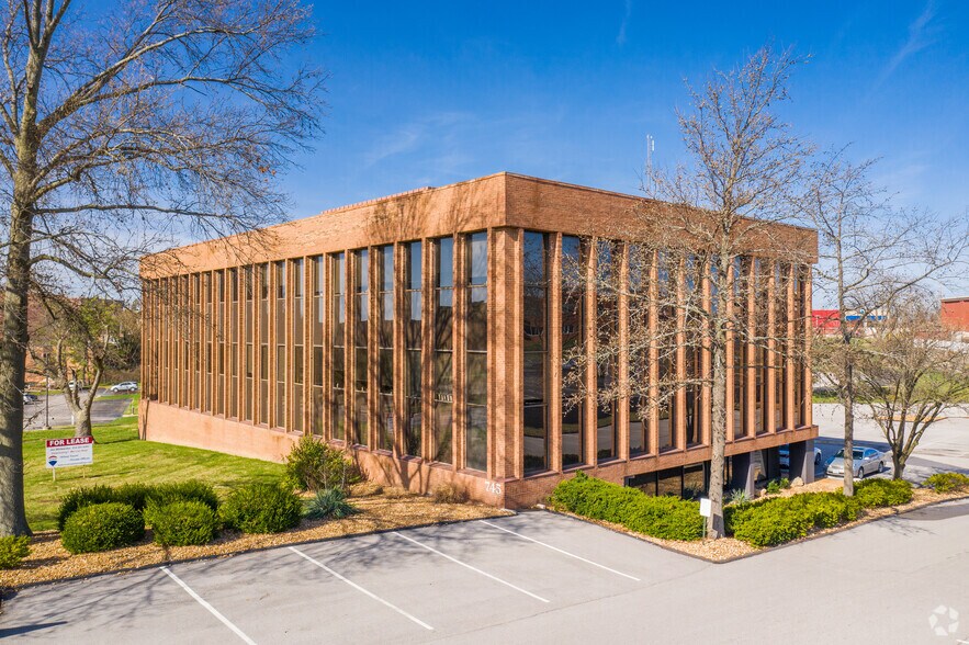 745 Craig Rd, Creve Coeur, MO à louer - Photo principale - Image 1 de 5