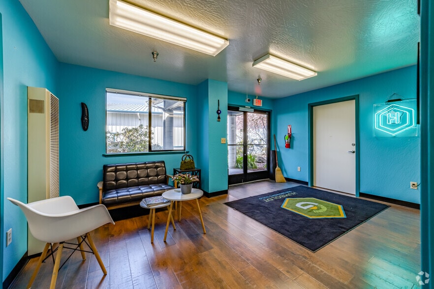 55 Ericson Ct, Arcata, CA for lease - Interior Photo - Image 3 of 40