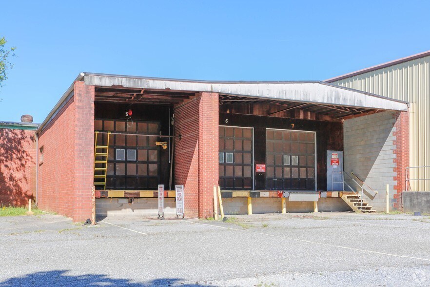 536 N Generals Blvd, Lincolnton, NC à louer - Photo du bâtiment - Image 2 de 5