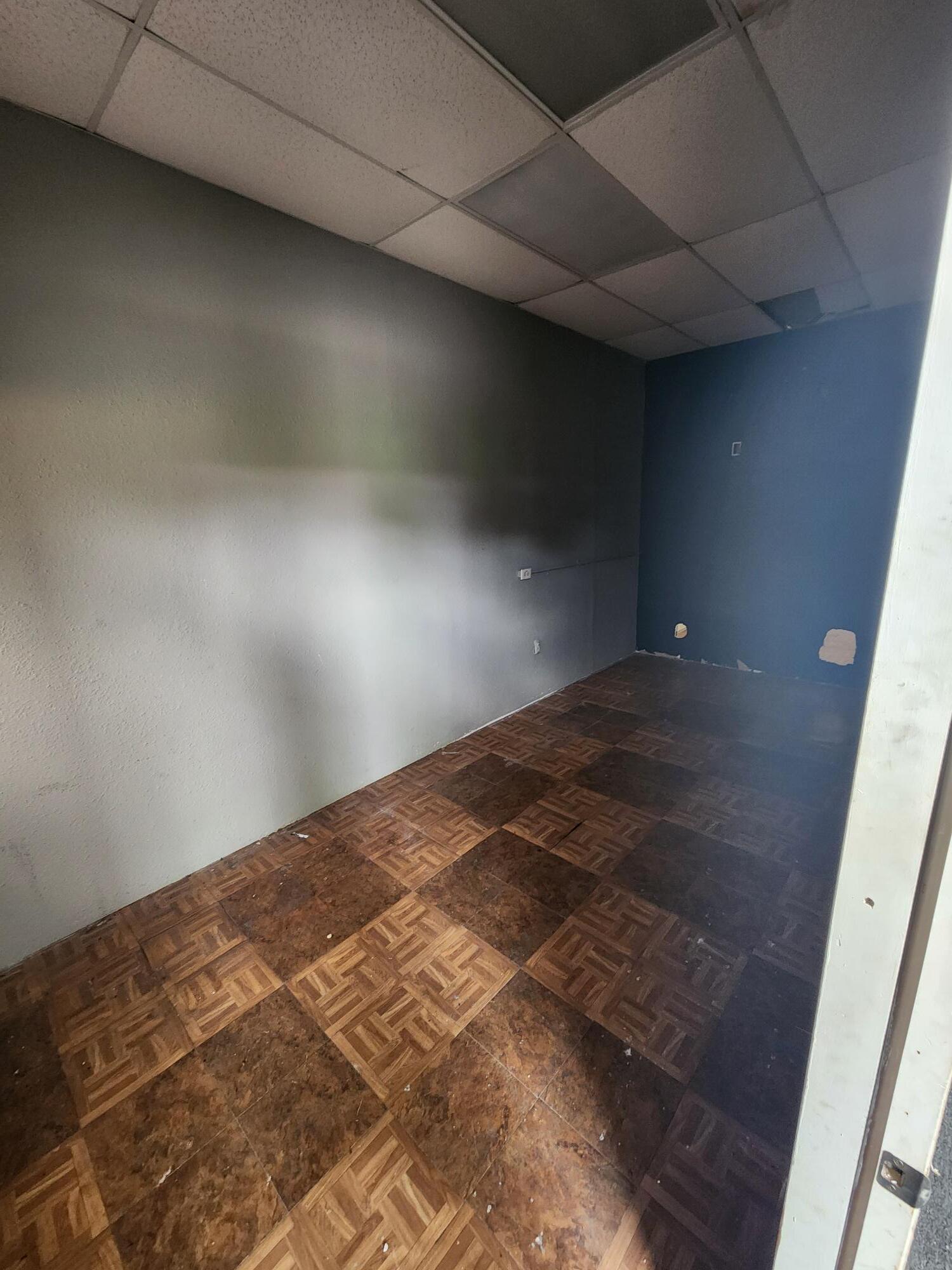 2107 College Ave E, Ruskin, FL for lease Interior Photo- Image 1 of 4