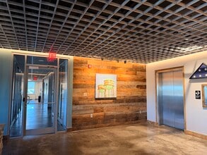 104 Maxwell Ave, Greenwood, SC for lease Lobby- Image 2 of 11