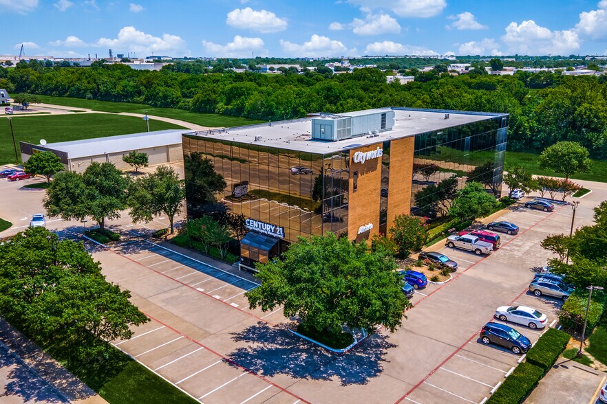 1510 N Hampton Rd, DeSoto, TX à louer - Photo du bâtiment - Image 2 de 4