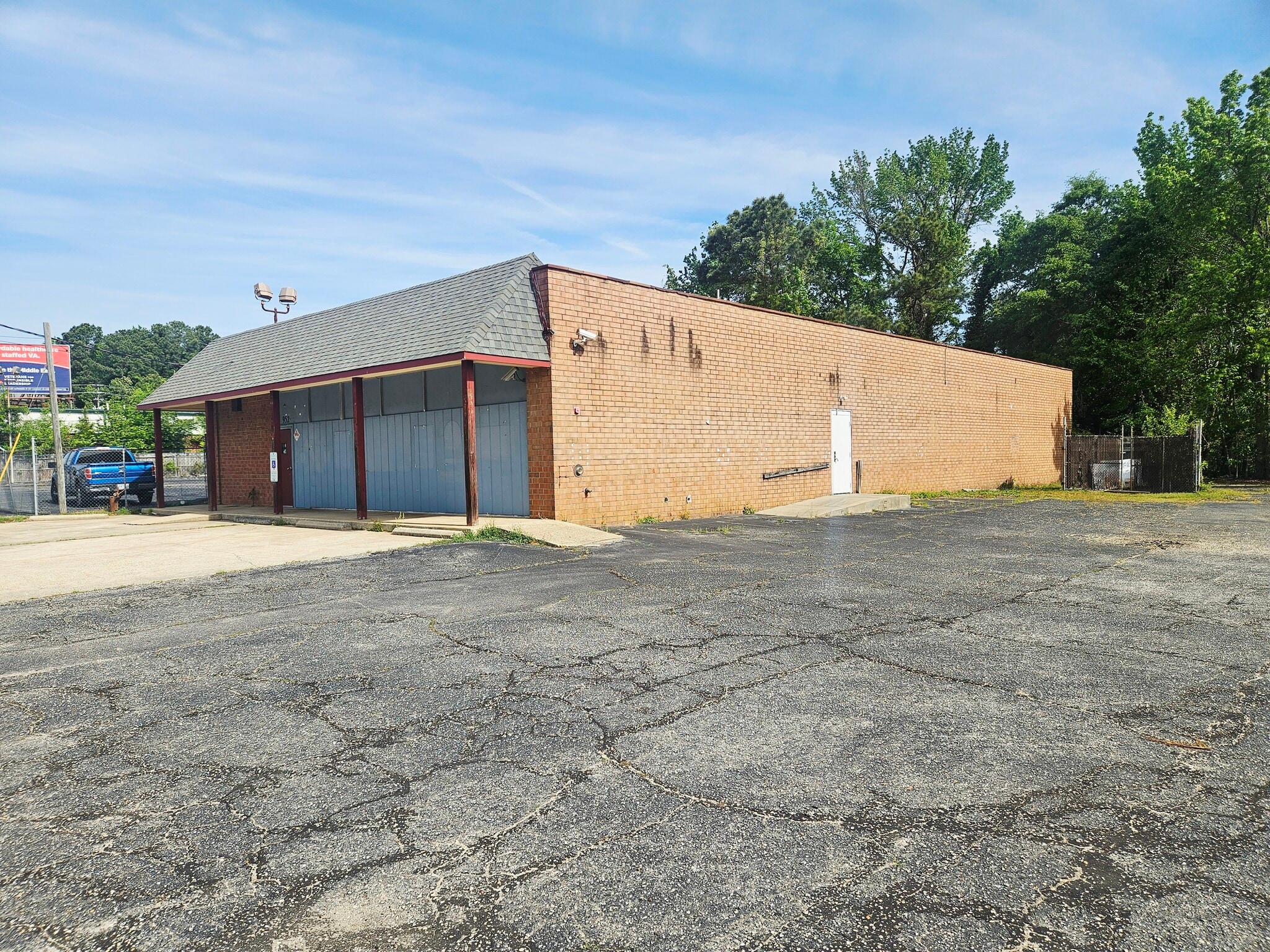 952 Bragg Blvd, Fayetteville, NC for sale Primary Photo- Image 1 of 26