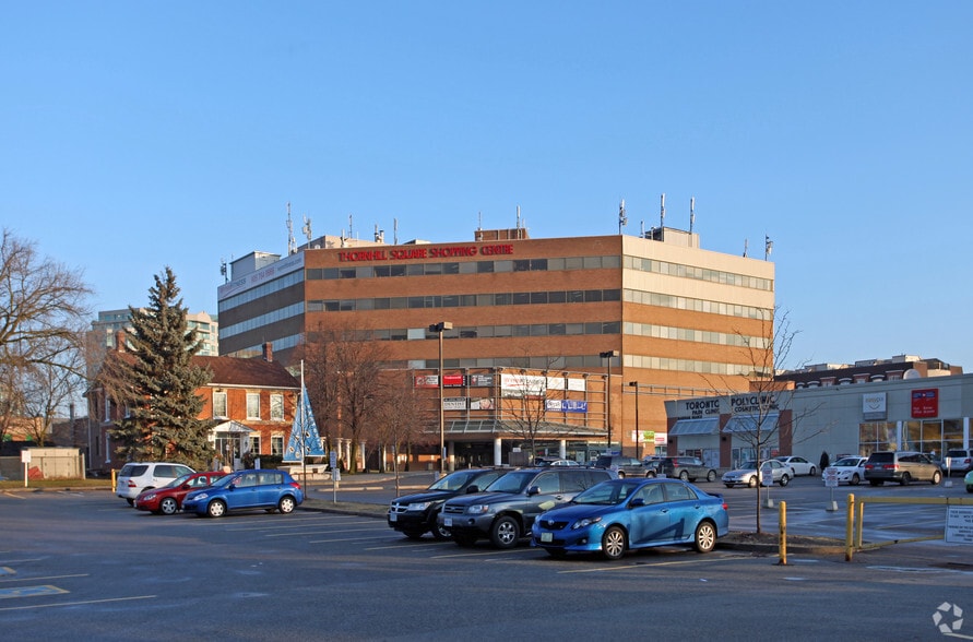 300 John St, Markham, ON for lease - Primary Photo - Image 1 of 9