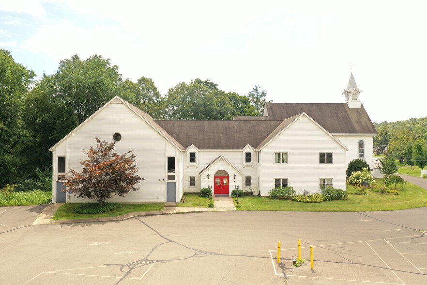 Middlefield Federated Church portefeuille de 2 propriétés à vendre sur LoopNet.ca - Photo du b timent - Image 2 de 45