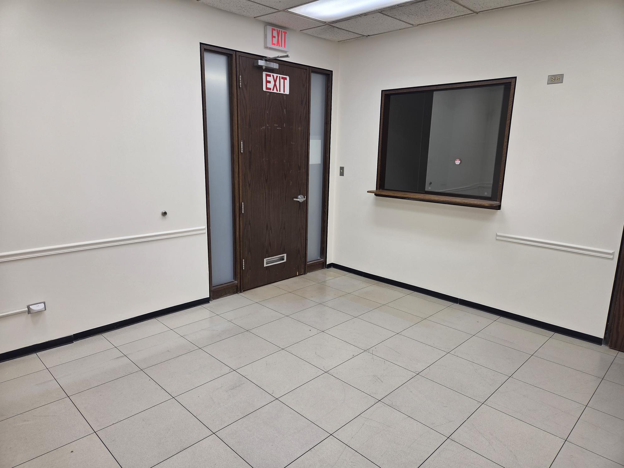 601 W Central Rd, Mount Prospect, IL for lease Interior Photo- Image 1 of 6